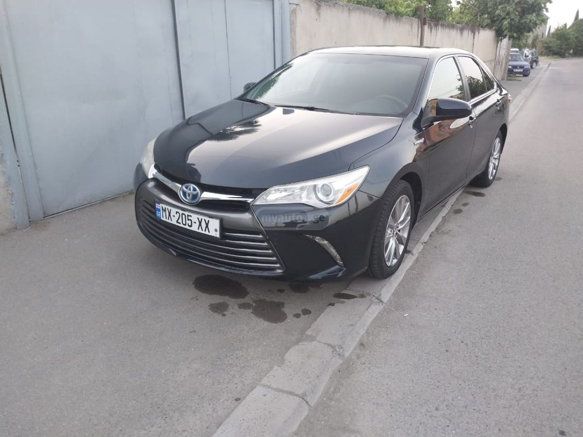 Toyota Camry 2016 — photo 2