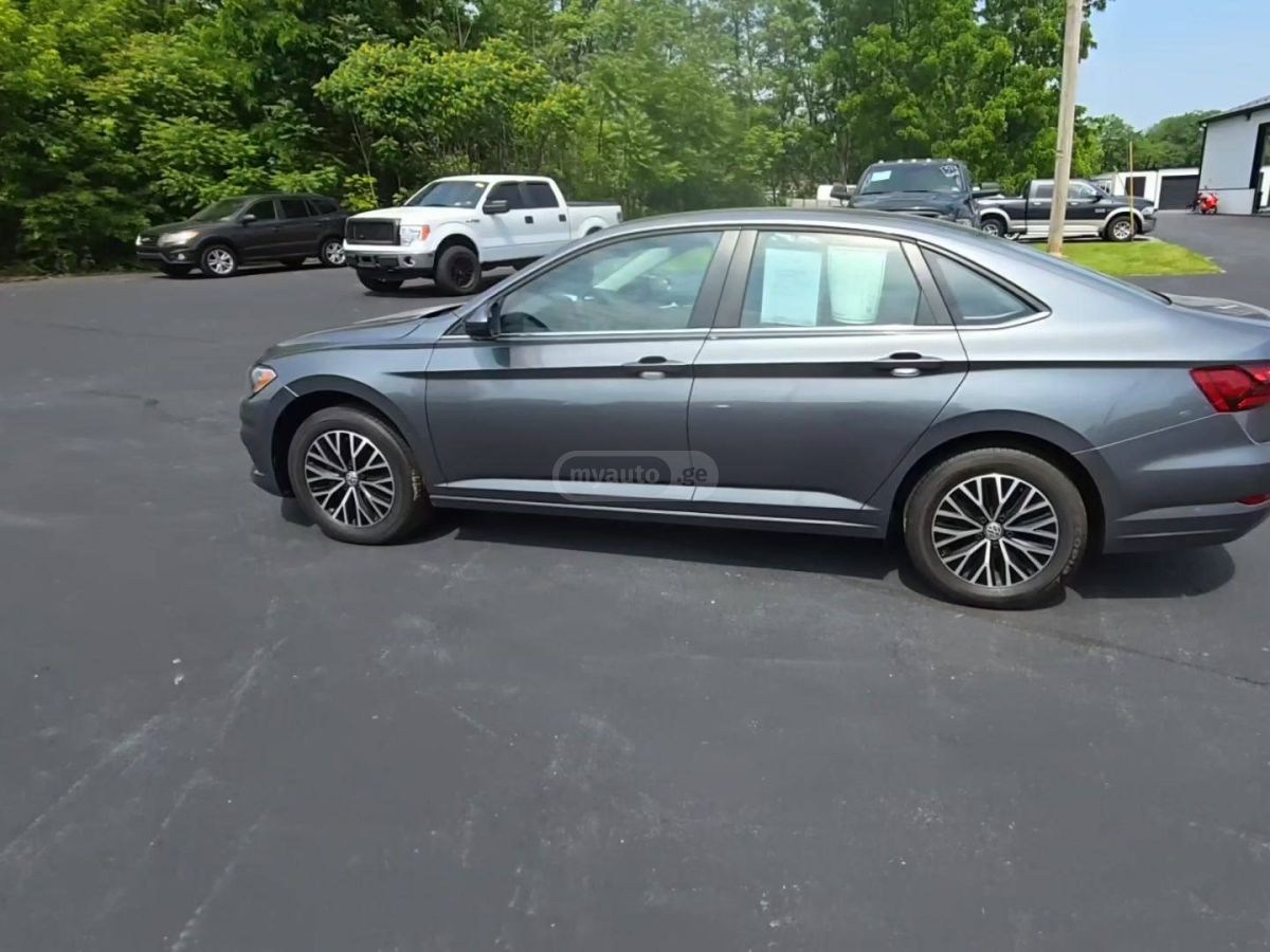 Volkswagen Jetta 2021 — photo 2