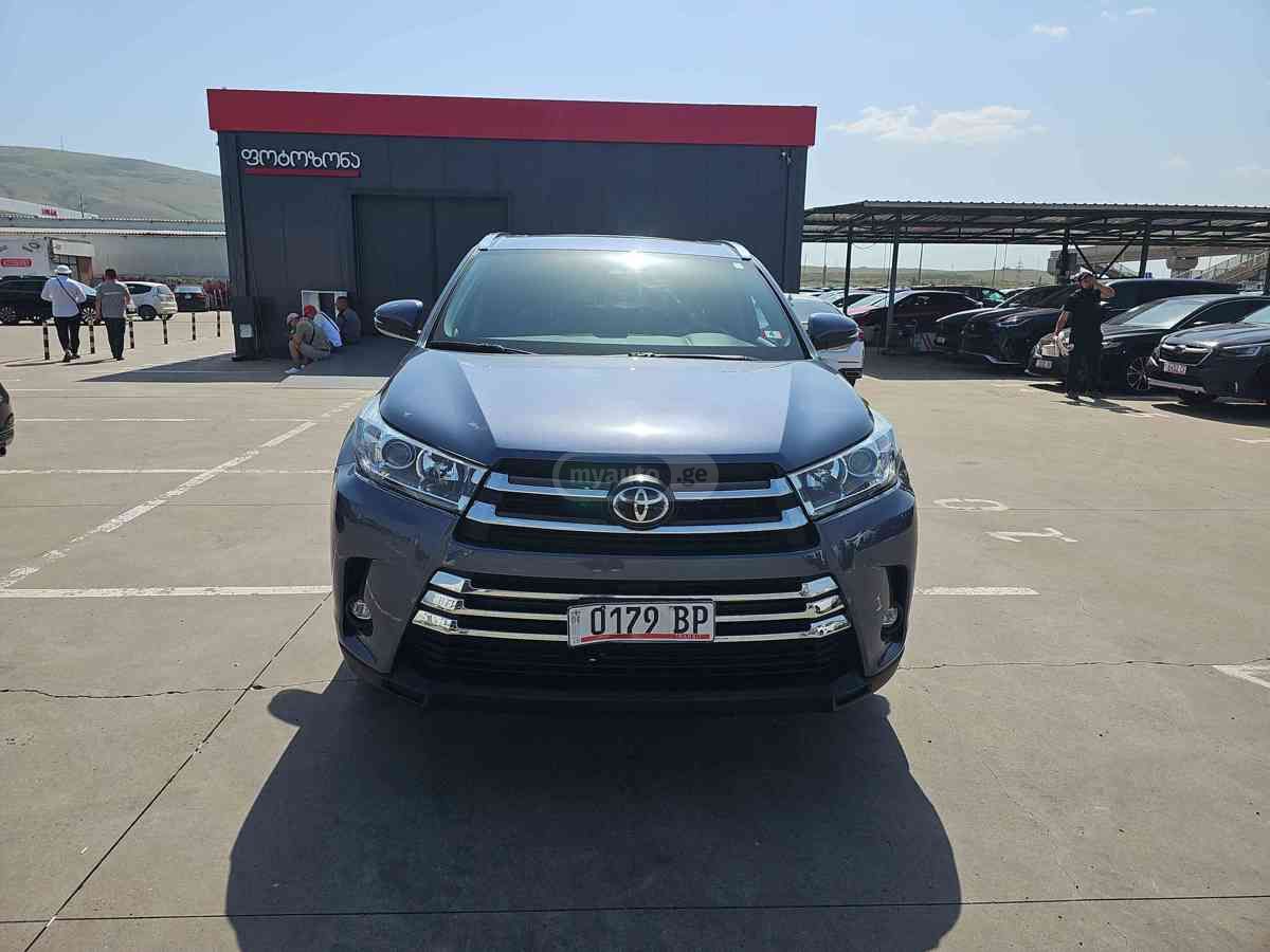 Toyota Highlander 2019 — photo 2