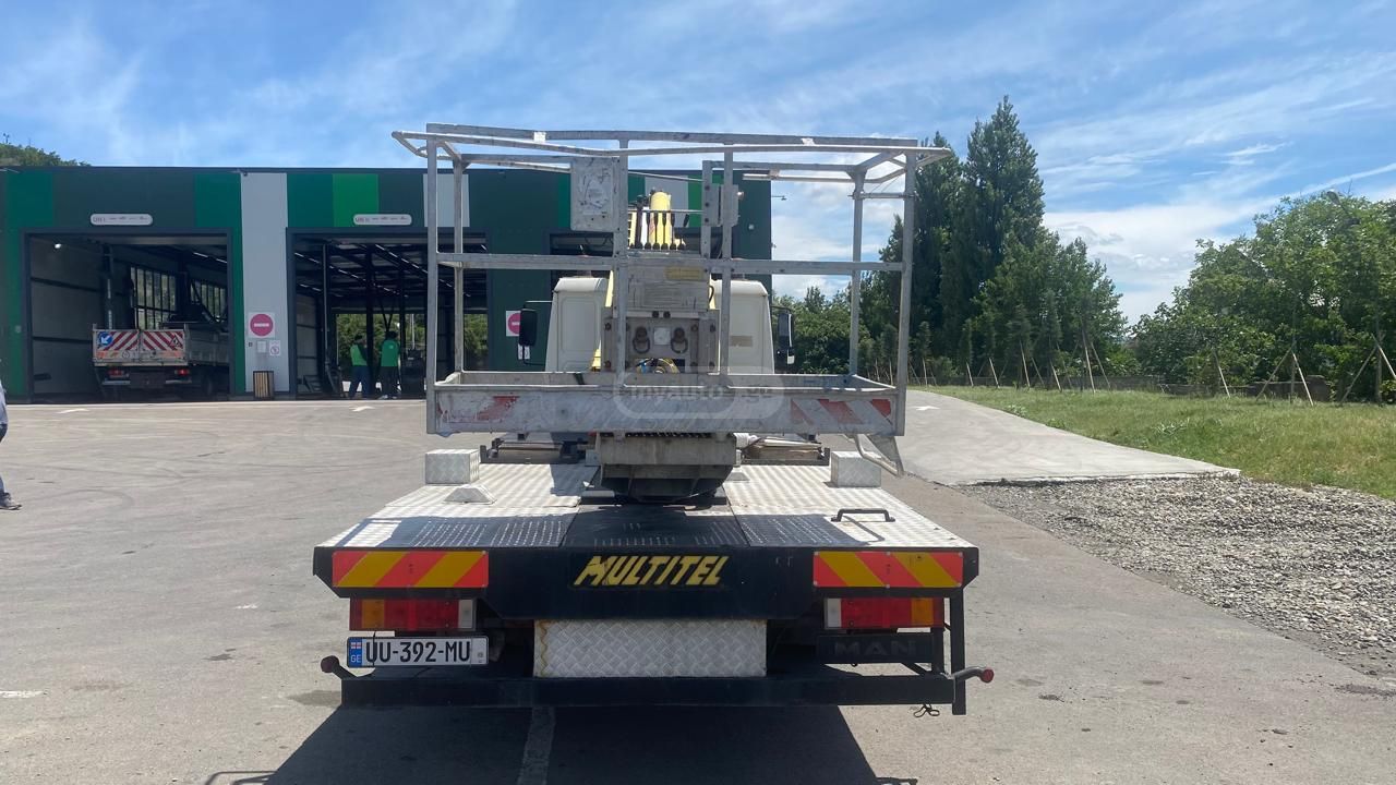 Isuzu 14.284 2000 — photo 2