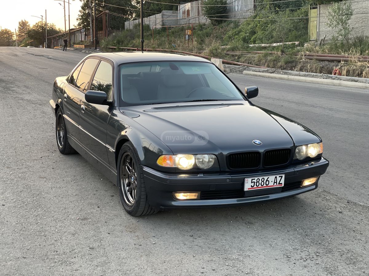 BMW 740 2001 — photo 2