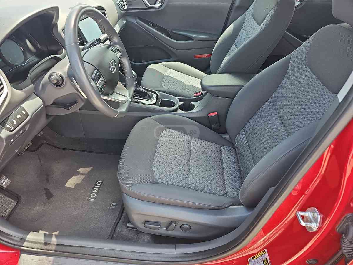 Hyundai Ioniq 2019 — photo 2