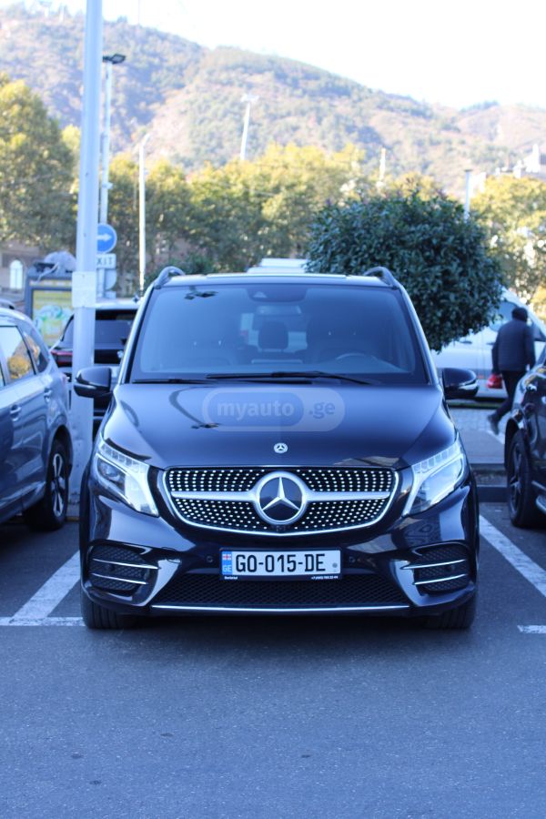 Mercedes-Benz V 220