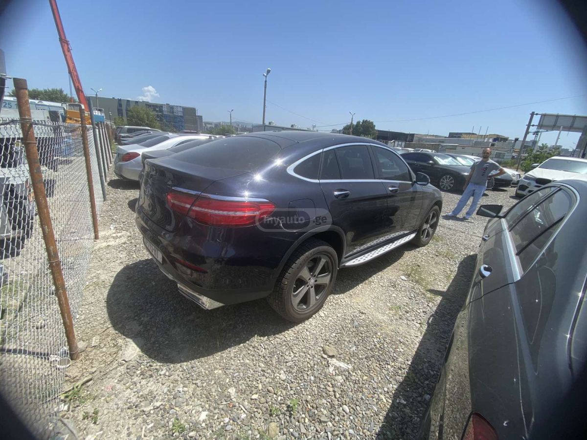 Mercedes-Benz GLC 300 2016 — photo 2