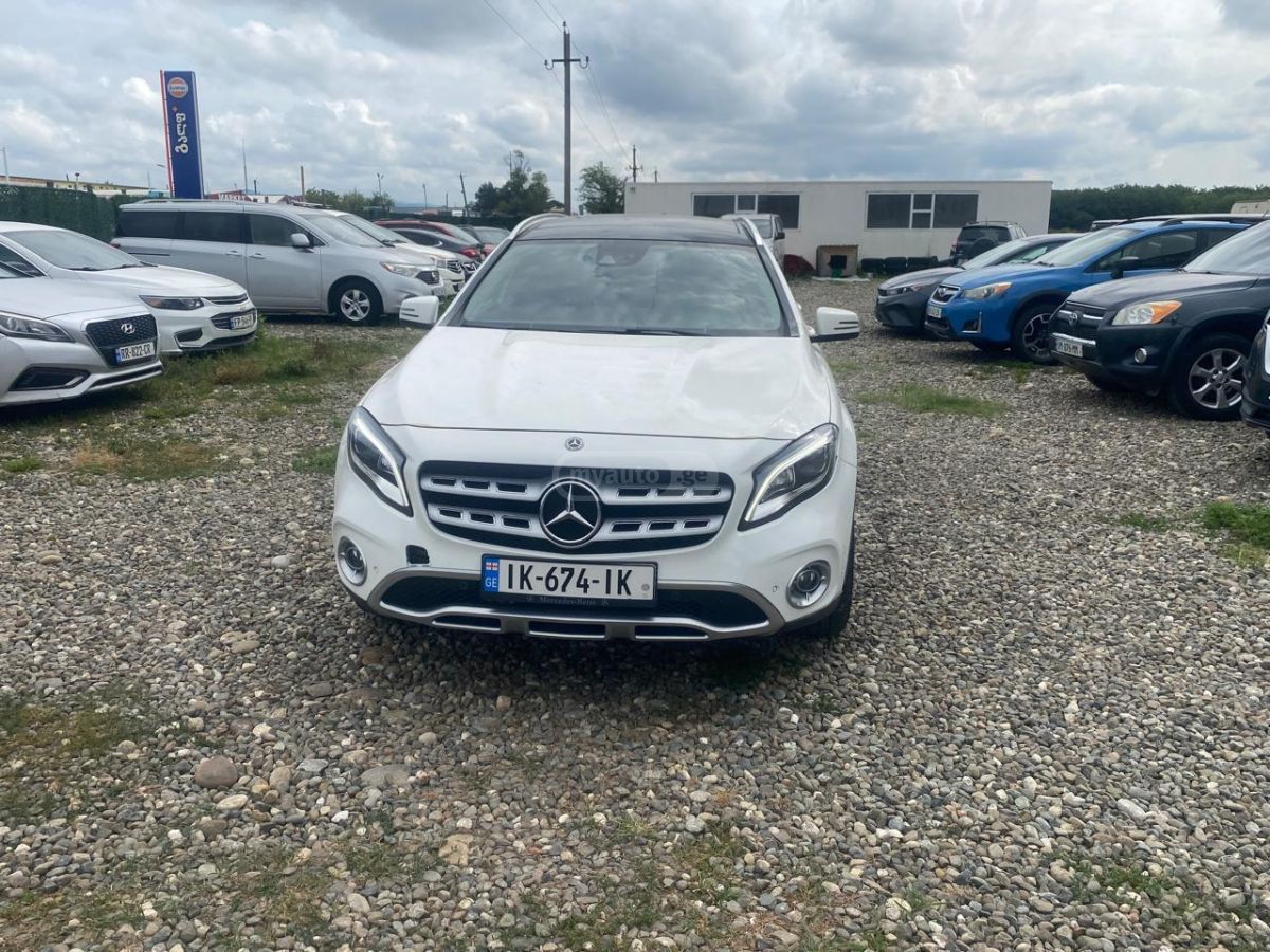 Mercedes-Benz GLA 220 2018 — photo 2