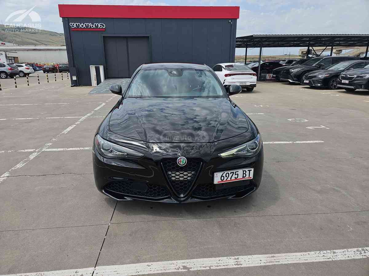 Alfa Romeo Giulia 2020 — photo 2