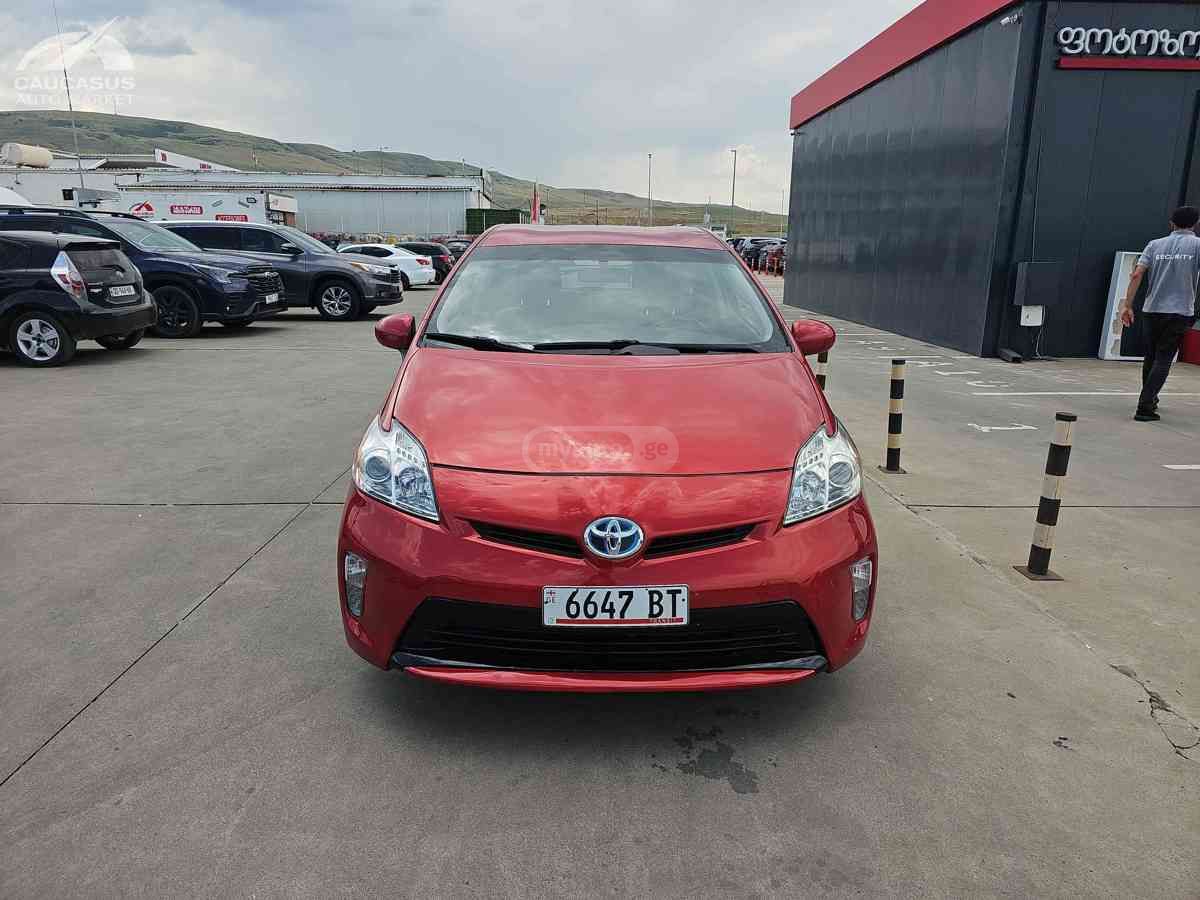 Toyota Prius 2015 — photo 2