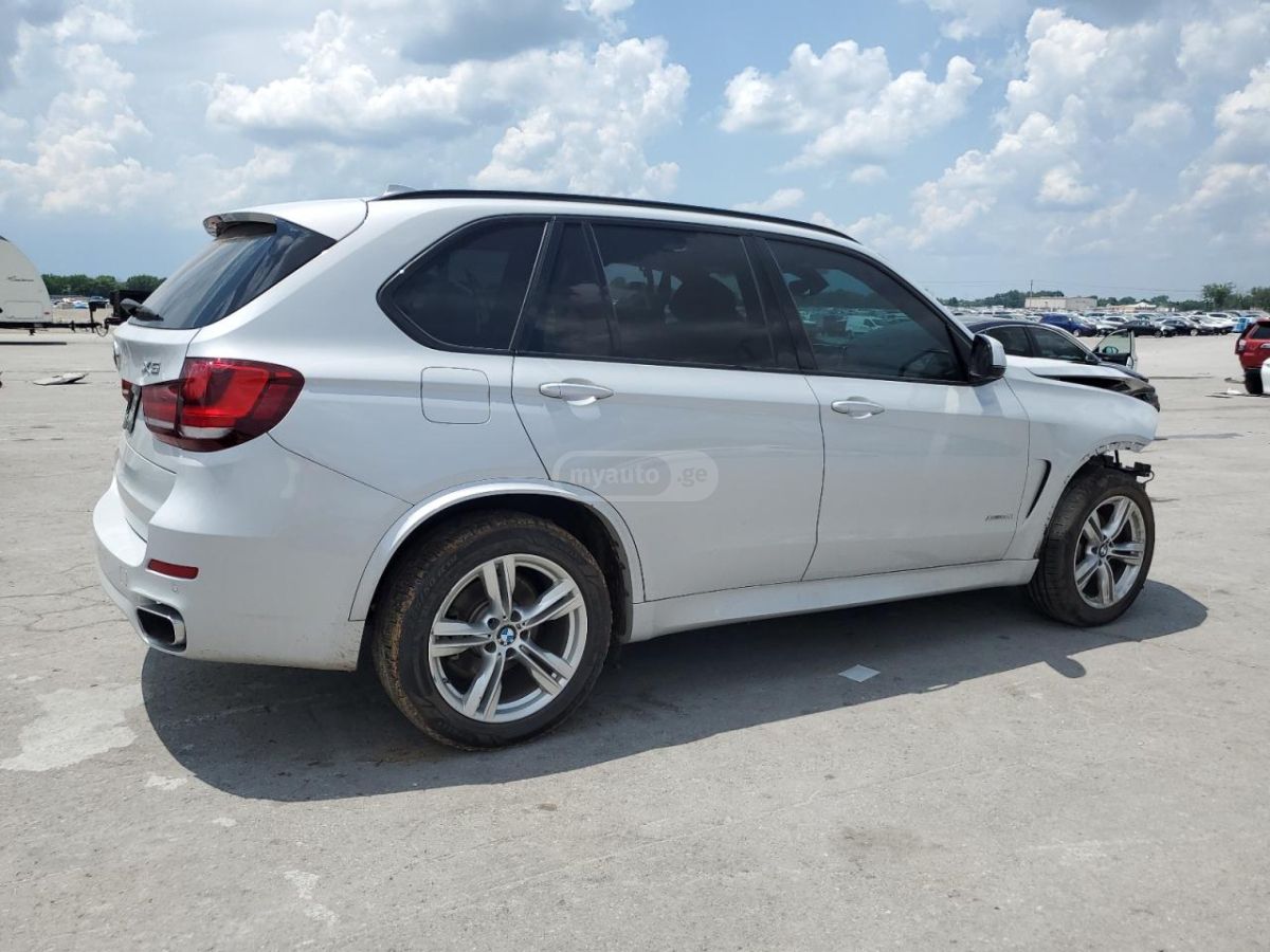 BMW X5 2018 — photo 2