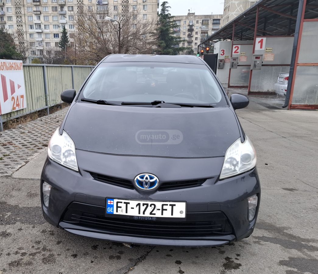 Toyota Prius 2010 — photo 2
