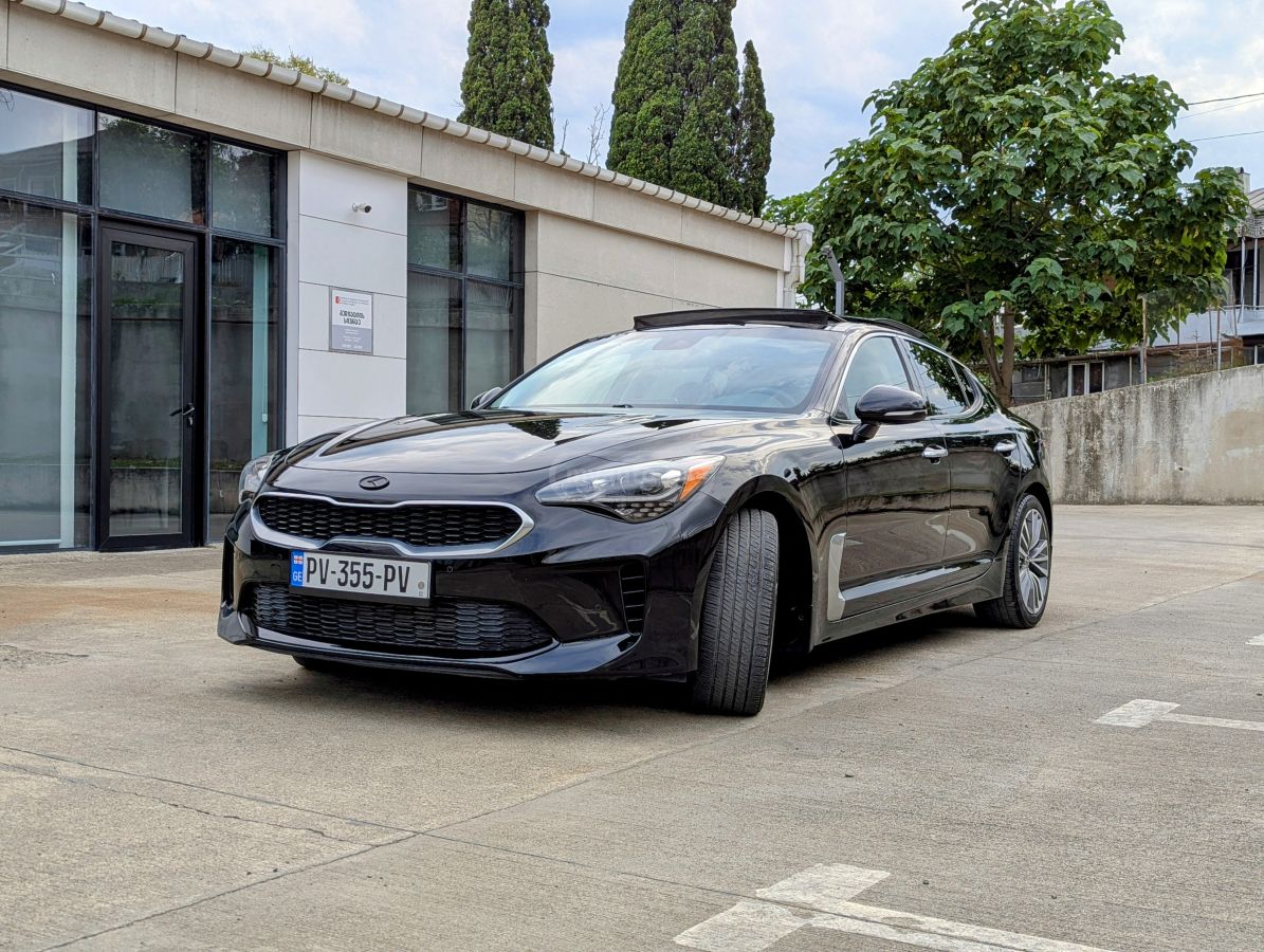 Kia Stinger 2018 — photo 2