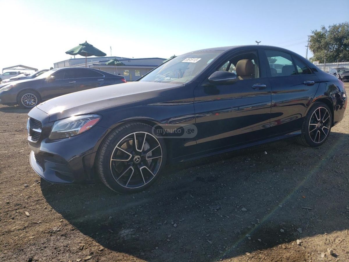 Mercedes-Benz C 300 2020 — photo 2