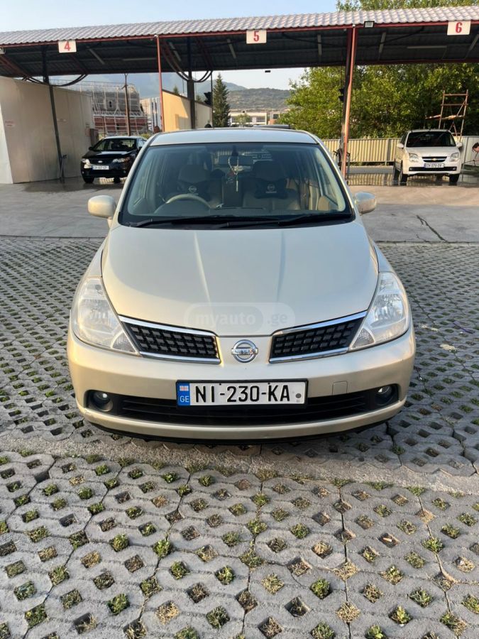 Nissan Tiida