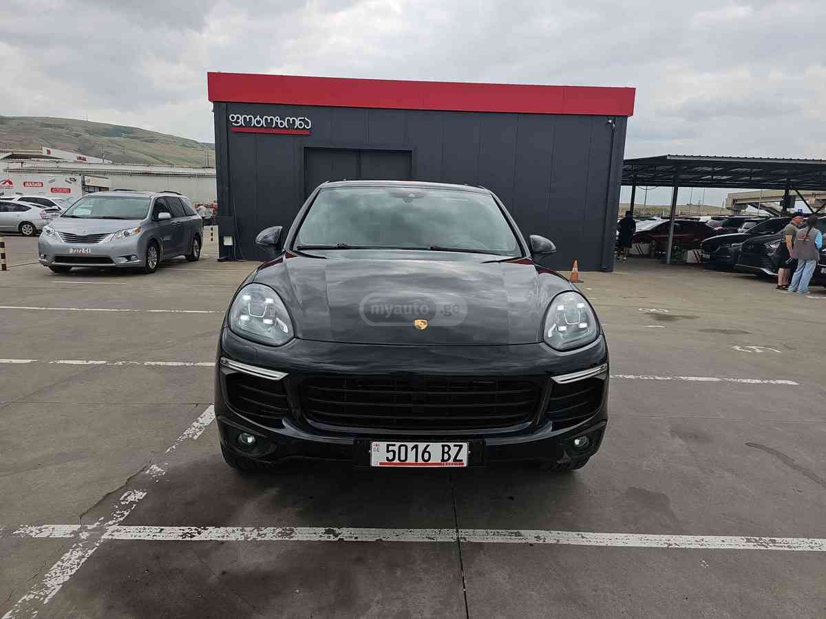 Porsche Cayenne 2017 — photo 2