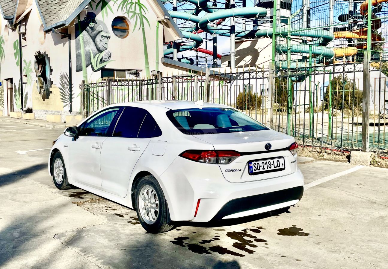 Toyota Corolla 2020 — photo 2