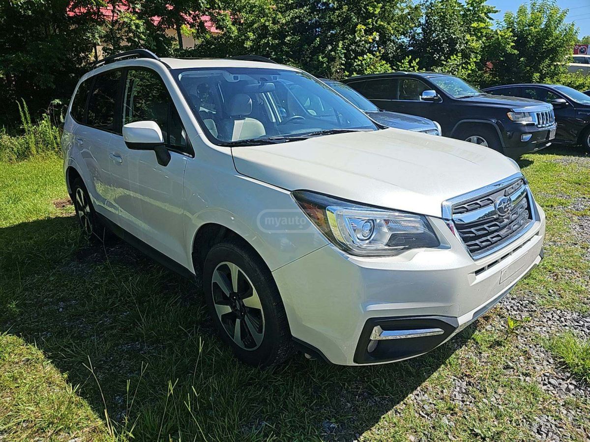 Subaru Outback 2018 — photo 2