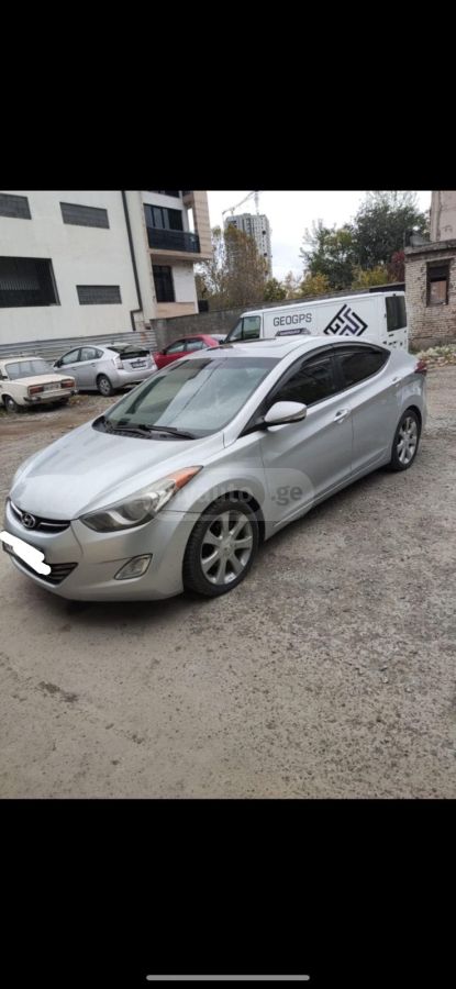 Hyundai Elantra 2019 — photo 2