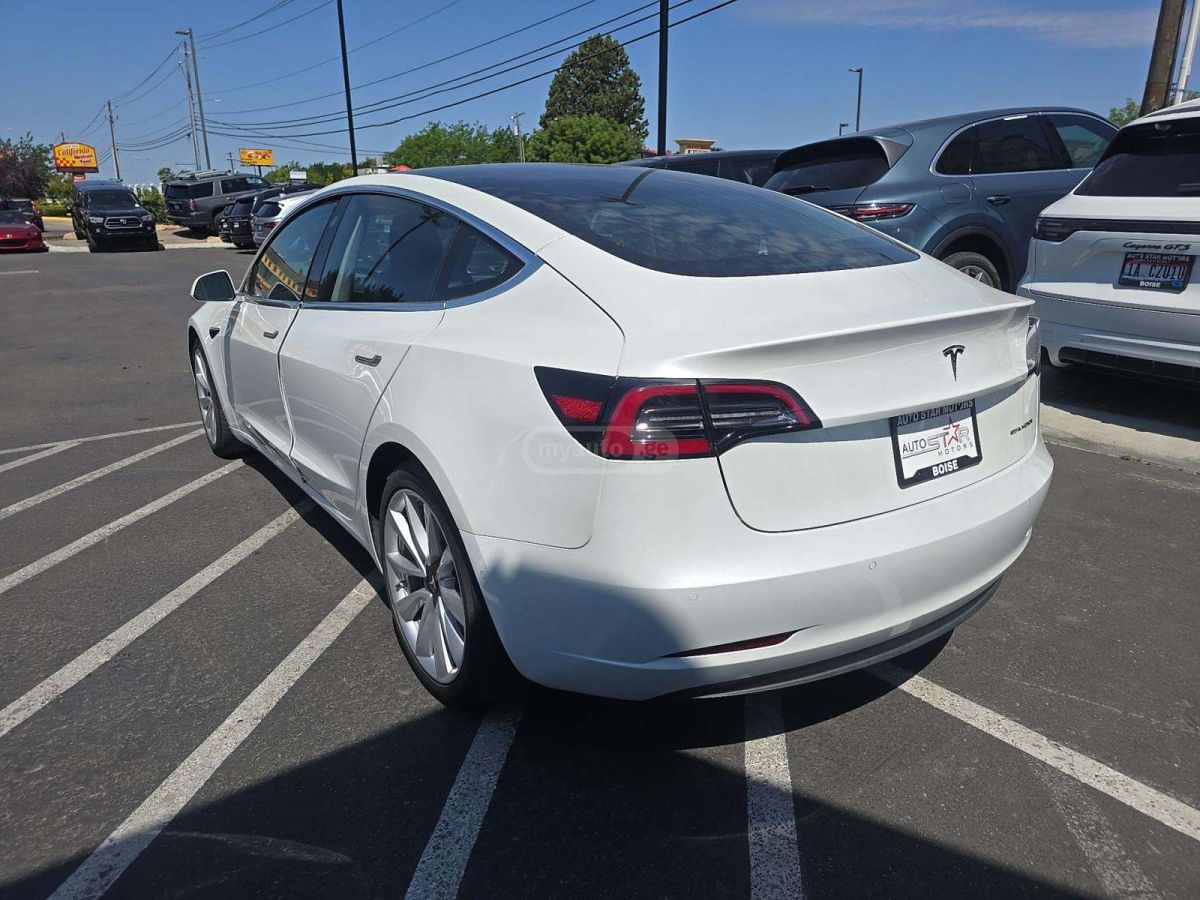 Tesla Model 3 2018 — photo 2