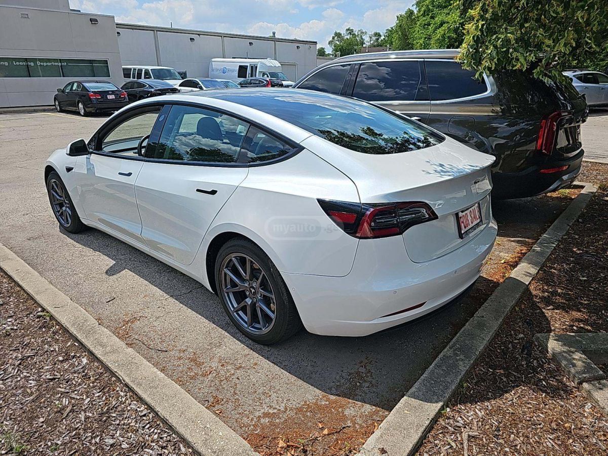 Tesla Model 3 2021 — photo 2