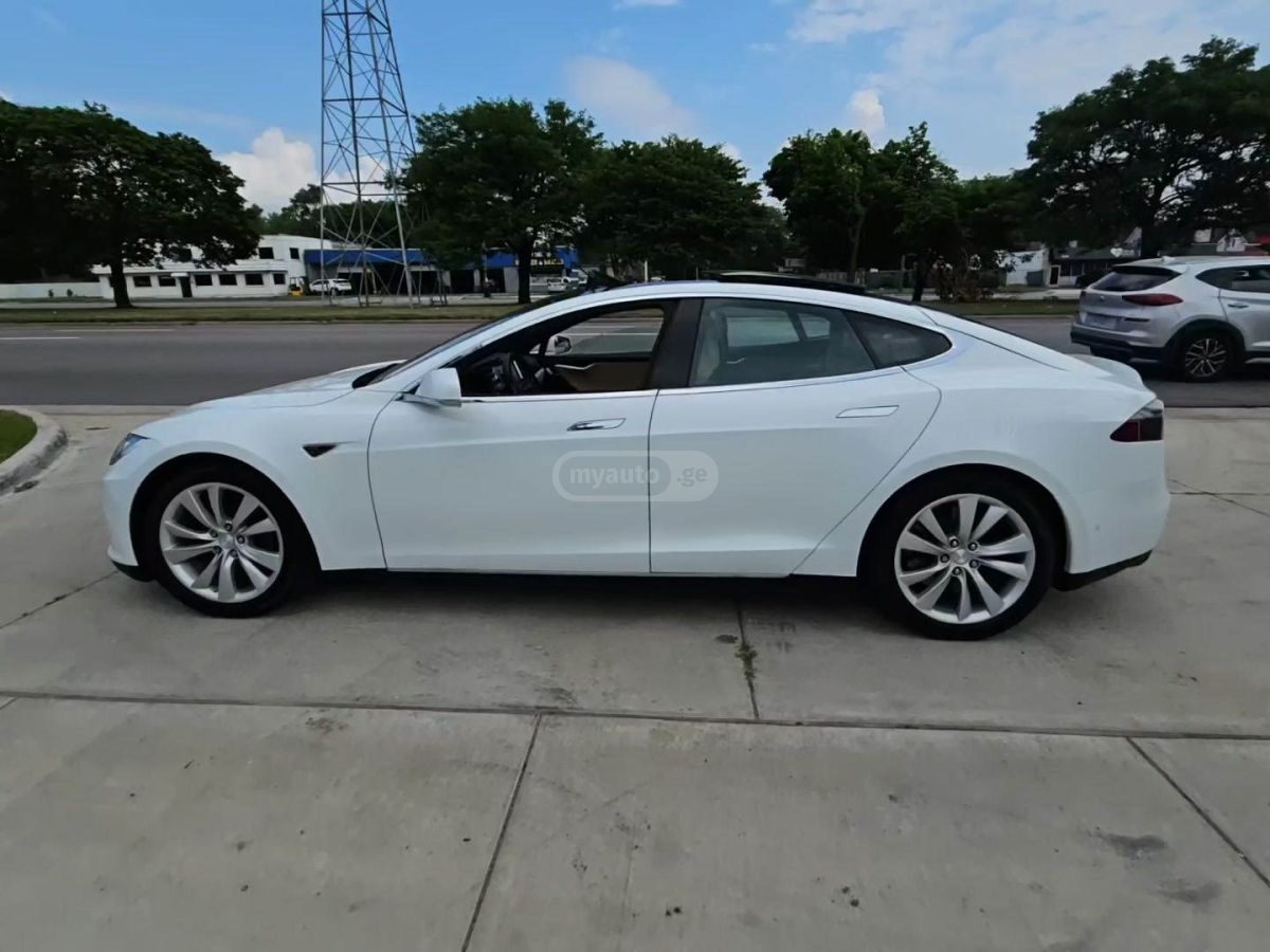 Tesla Model S 2015 — photo 2