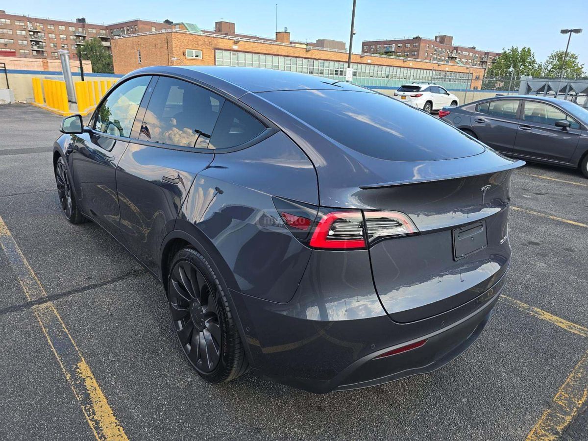 Tesla Model Y 2020 — photo 2