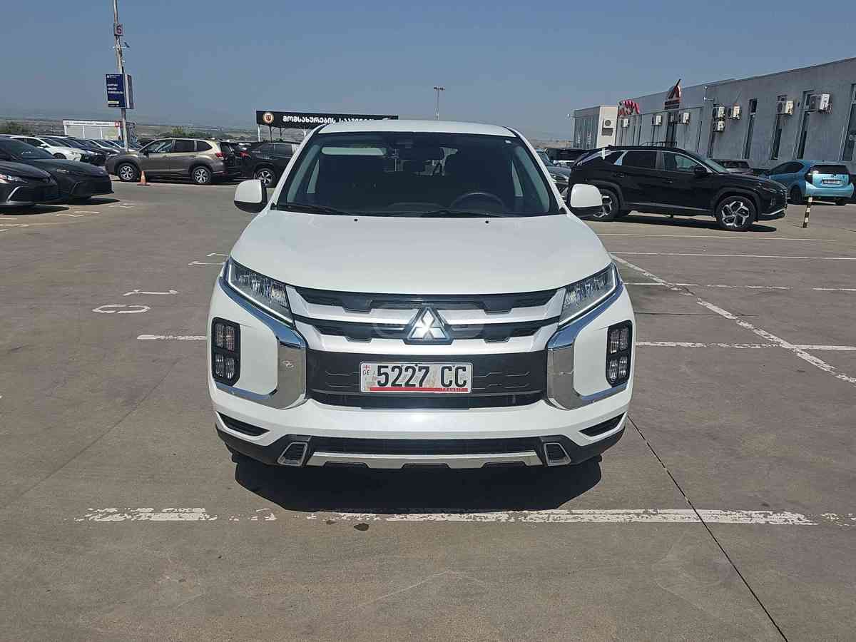 Mitsubishi Outlander 2021 — photo 2