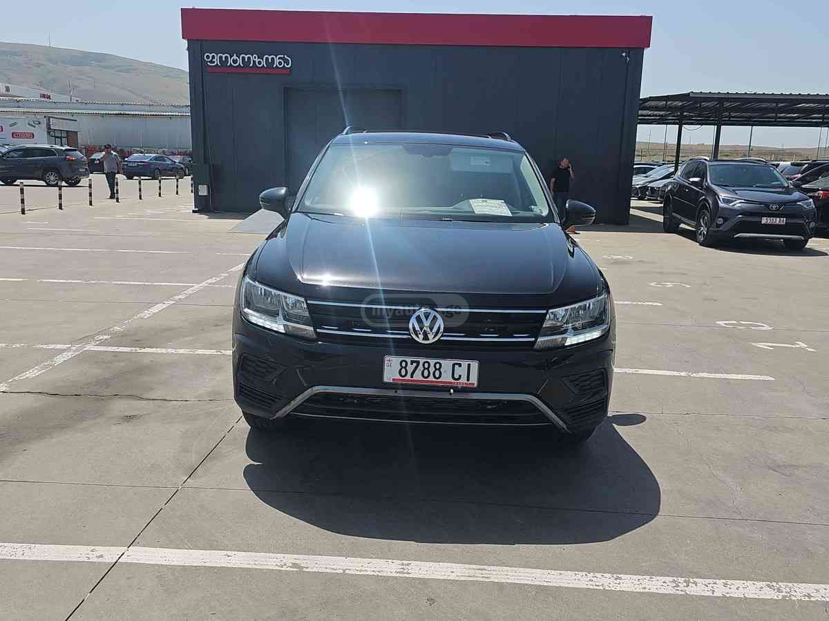 Volkswagen Tiguan 2021 — photo 2
