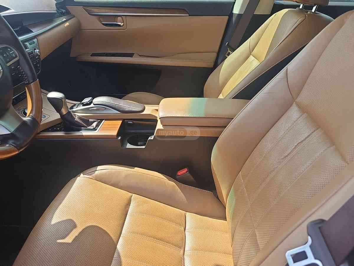 Lexus ES 300 2018 — photo 2