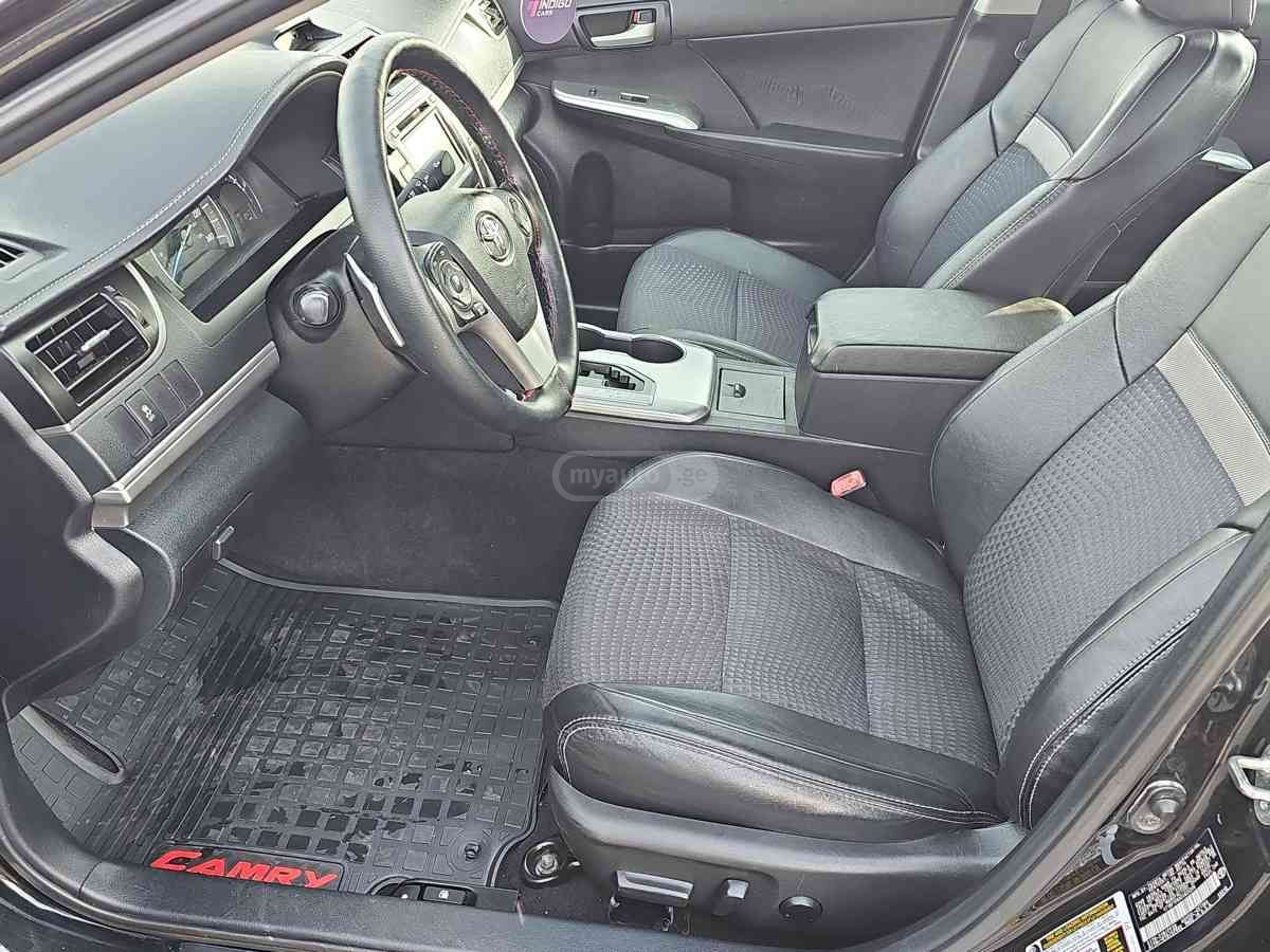 Toyota Camry 2014 — photo 2