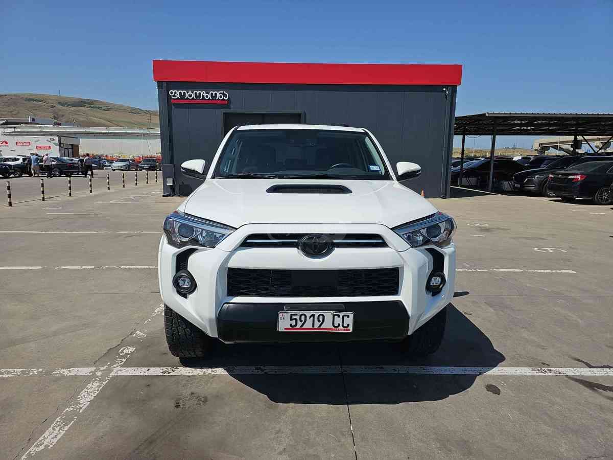 Toyota 4 Runner 2024 — photo 2