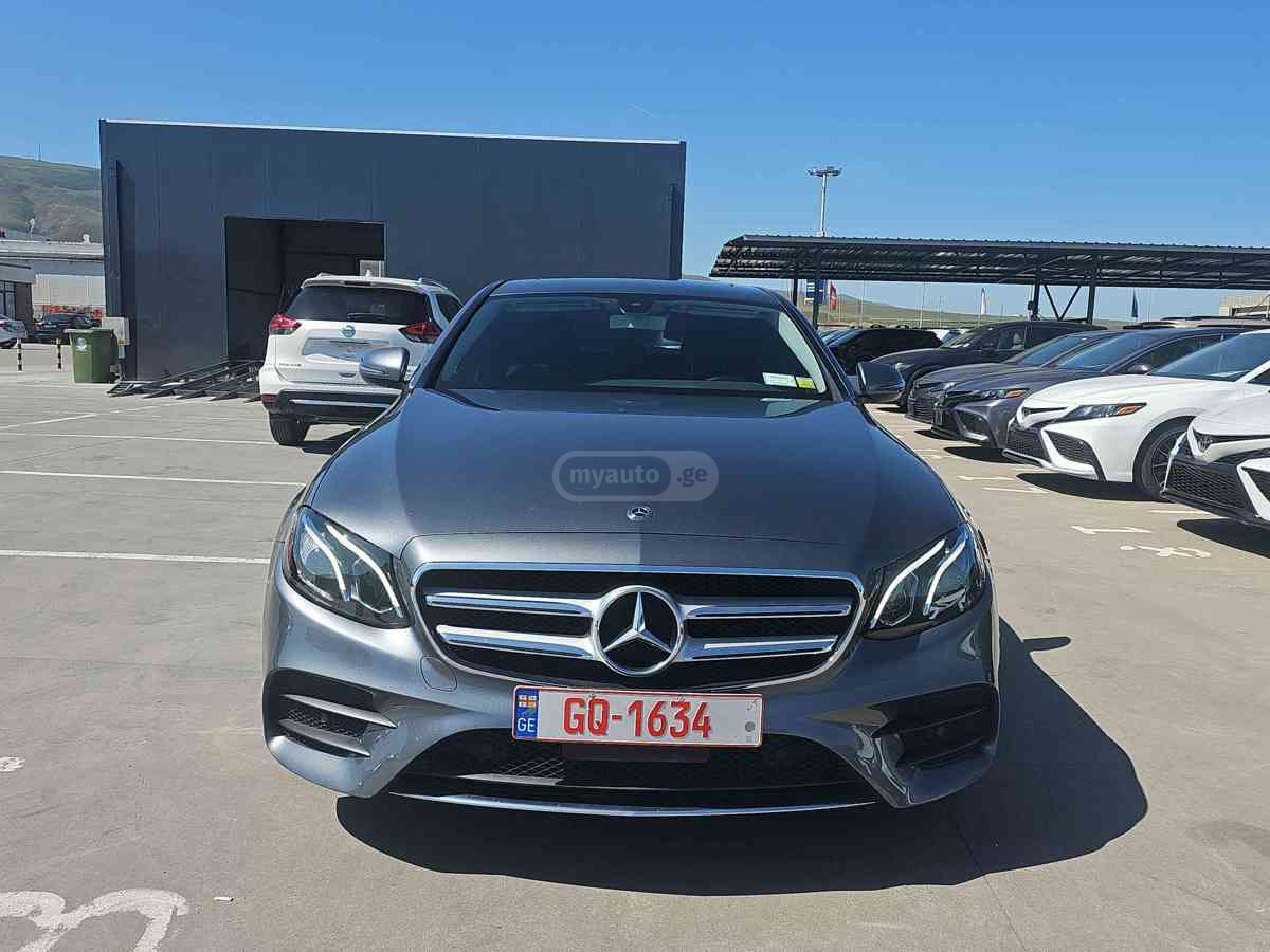 Mercedes-Benz E 300 2018 — photo 2