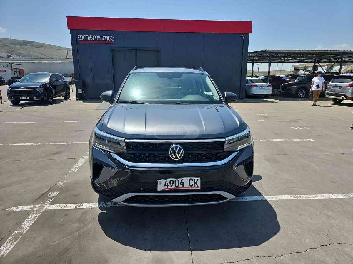 Volkswagen Tiguan 2022 — photo 2