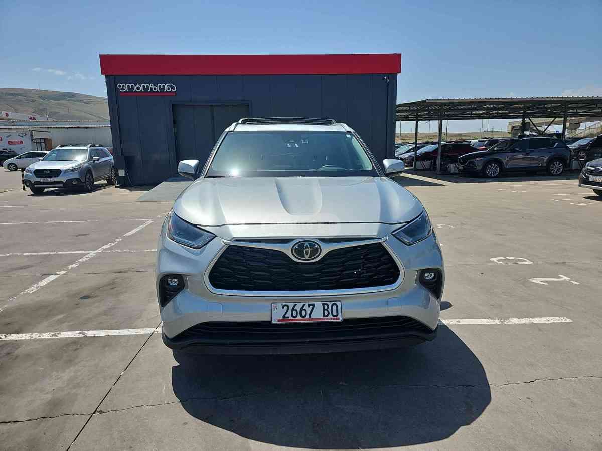 Toyota Highlander 2023 — photo 2