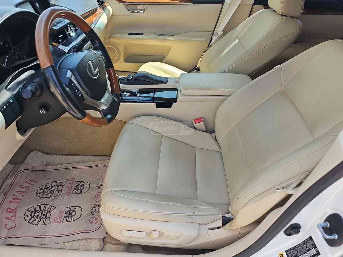 Lexus ES 300 2013 — photo 2