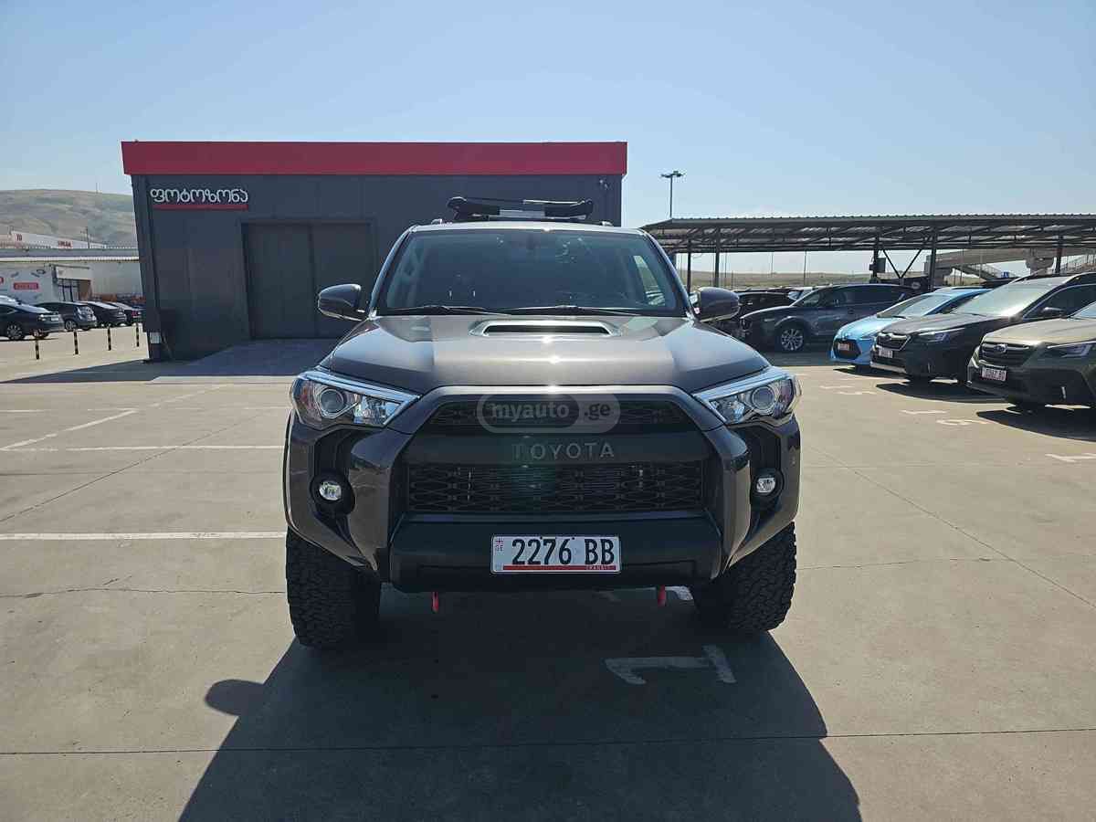 Toyota 4Runner 2019 — photo 2