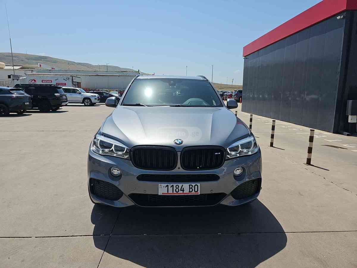 BMW X5 2016 — photo 2