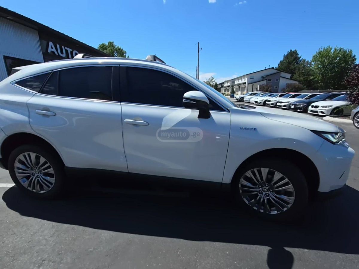 Toyota Venza 2021 — photo 2