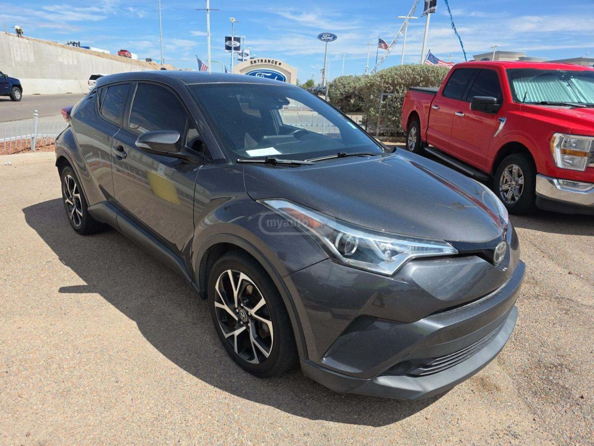 Toyota C-HR 2018 — photo 2
