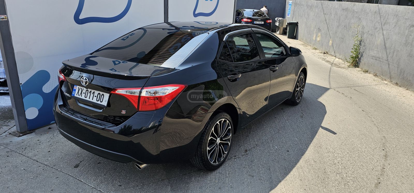 Toyota Corolla 2016 — photo 2