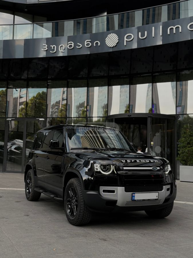 Land Rover Defender 130 2024 — photo 2