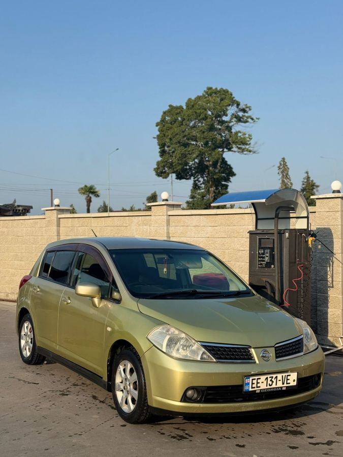 Nissan Tiida