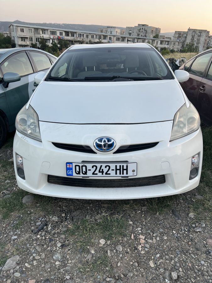 Toyota Prius 2013 — photo 2
