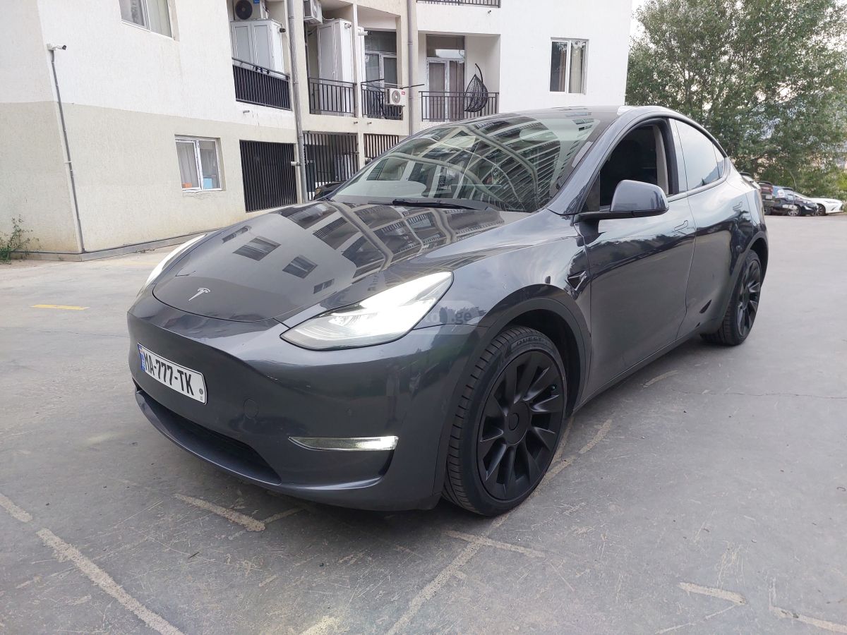 Tesla Model Y 2022 — photo 2
