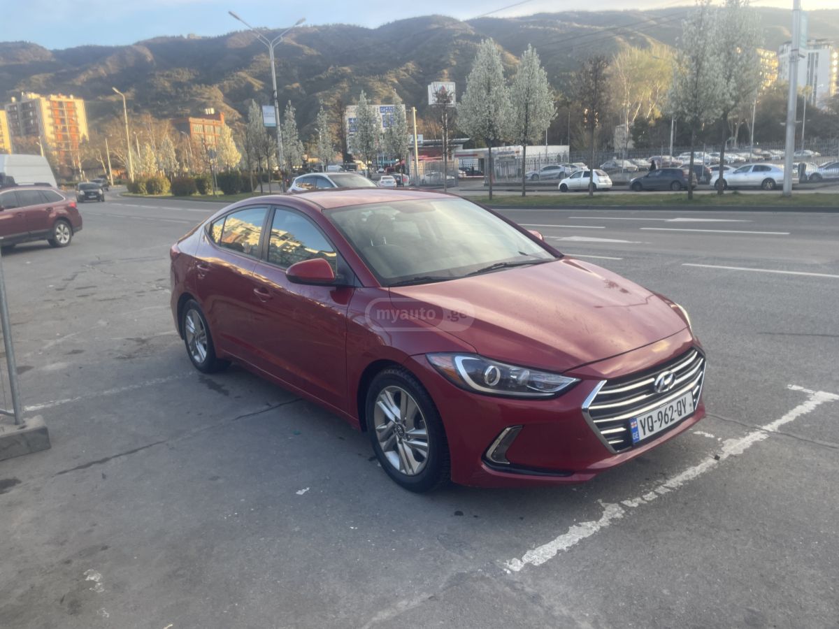 Hyundai Elantra 2019 — photo 2