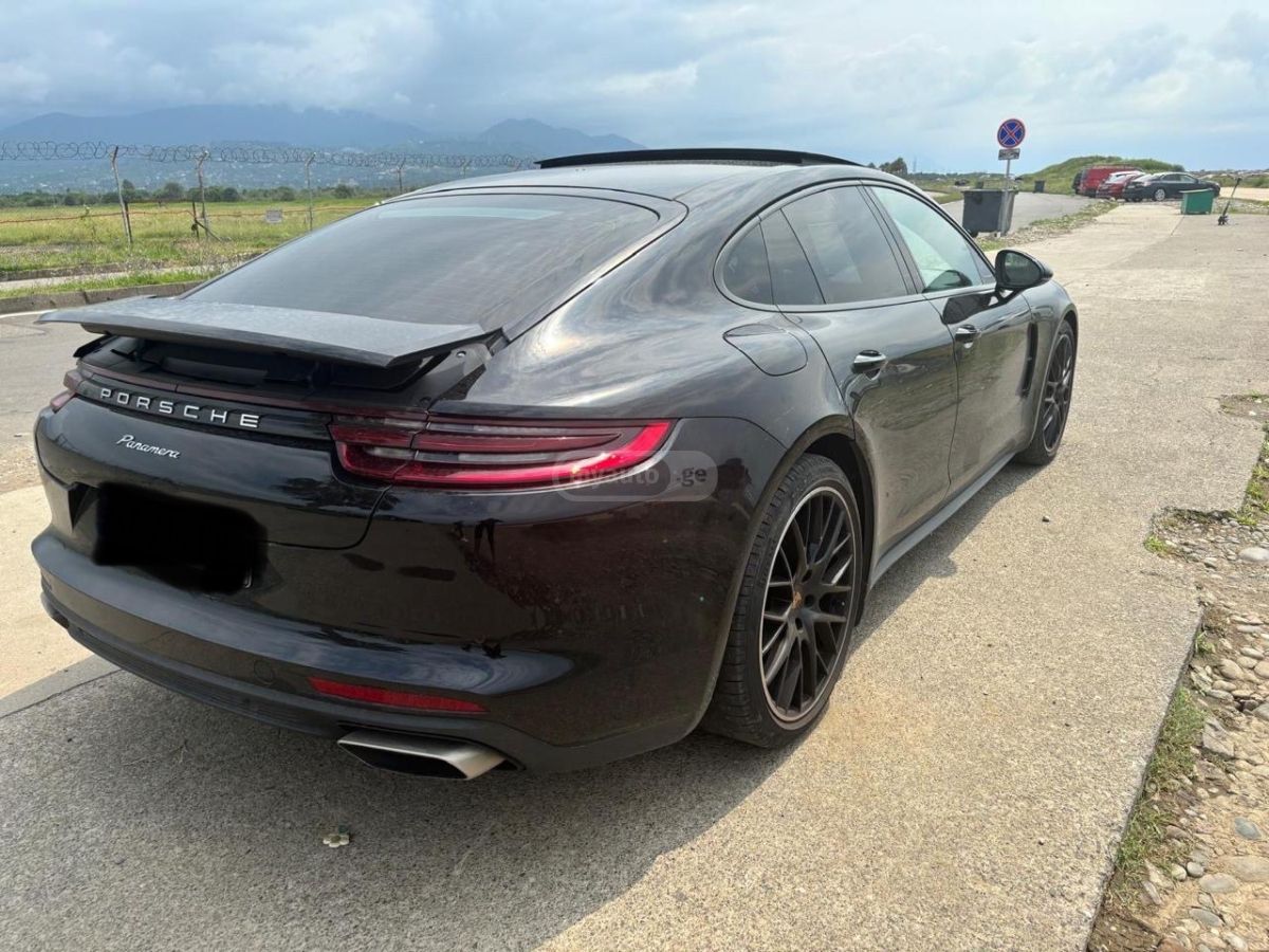 Porsche Panamera 2018 — photo 2