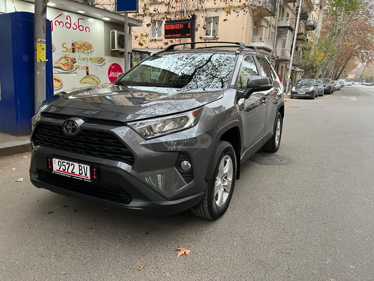 Toyota RAV4 2020 — photo 2