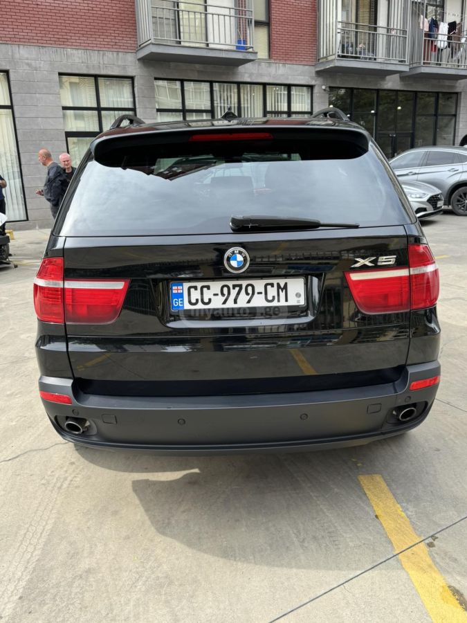 BMW X5 2009 — photo 2