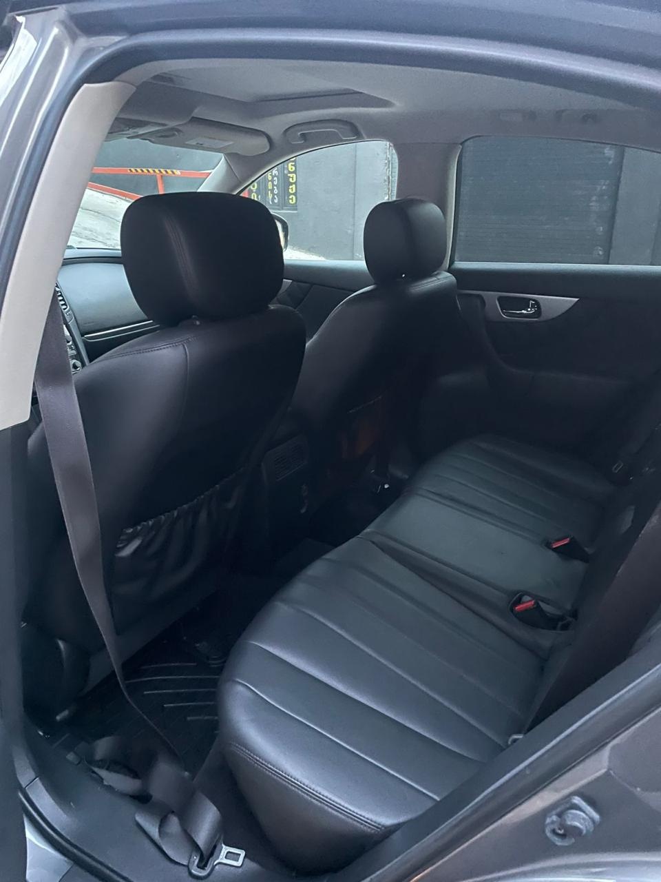 Infiniti QX70 2016 — photo 2