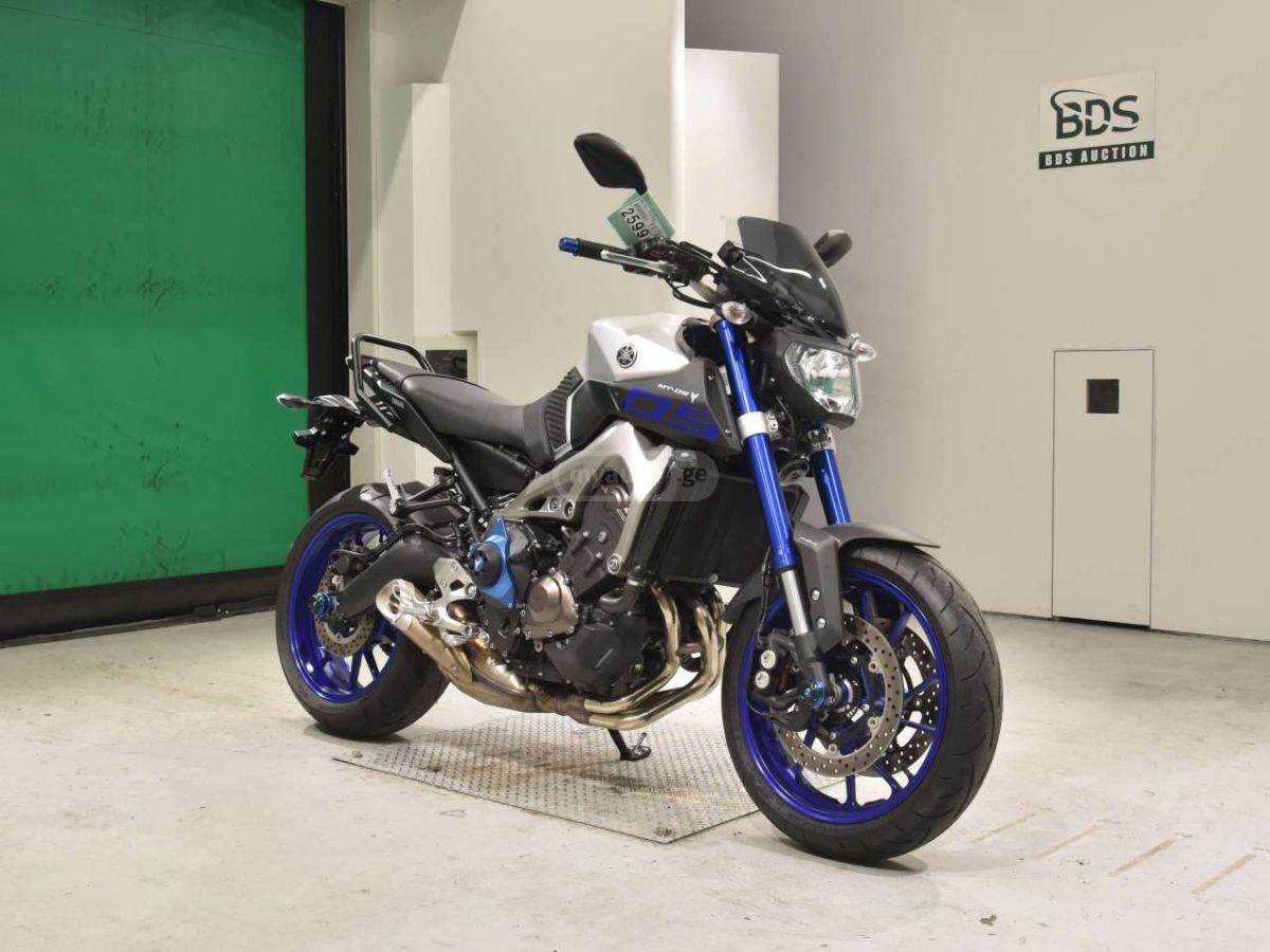 Yamaha MT-09 (FZ-09) 2015 — photo 2