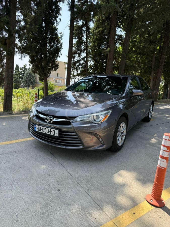 Toyota Camry 2015 — photo 2