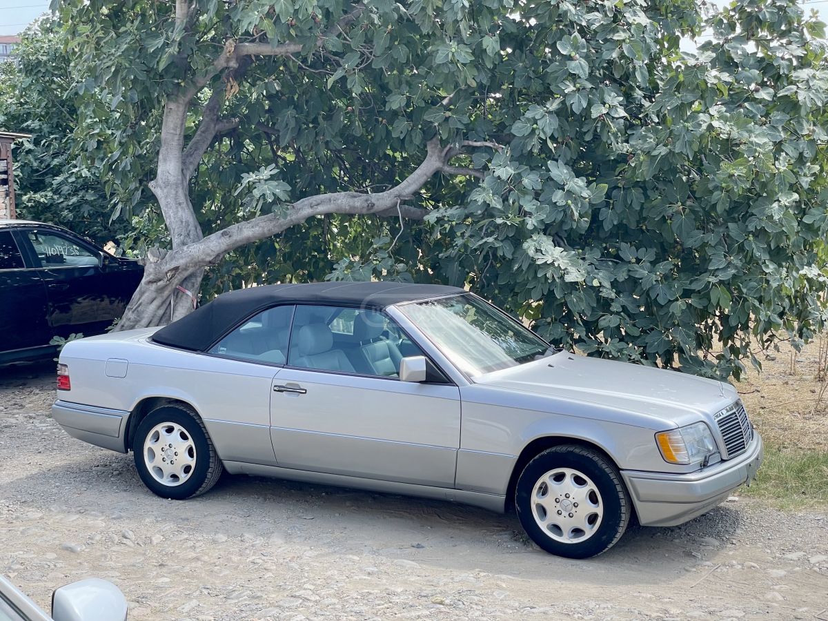 Mercedes-Benz E 320 1995 — photo 2